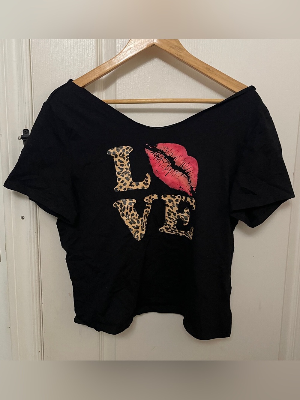 Black Women's LOVE Graphic Tee with Leopard Print and Pink Lip